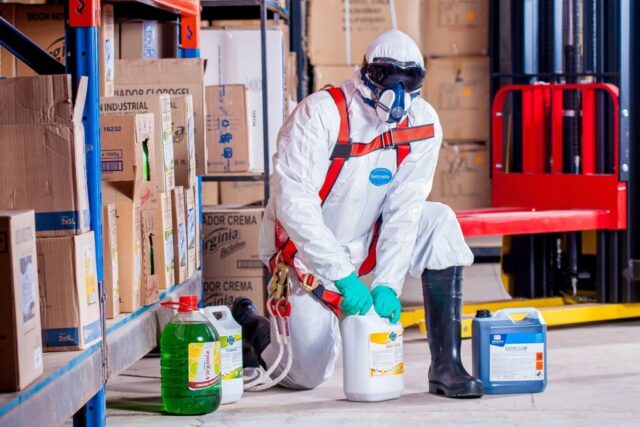 chemical-1636375_1280